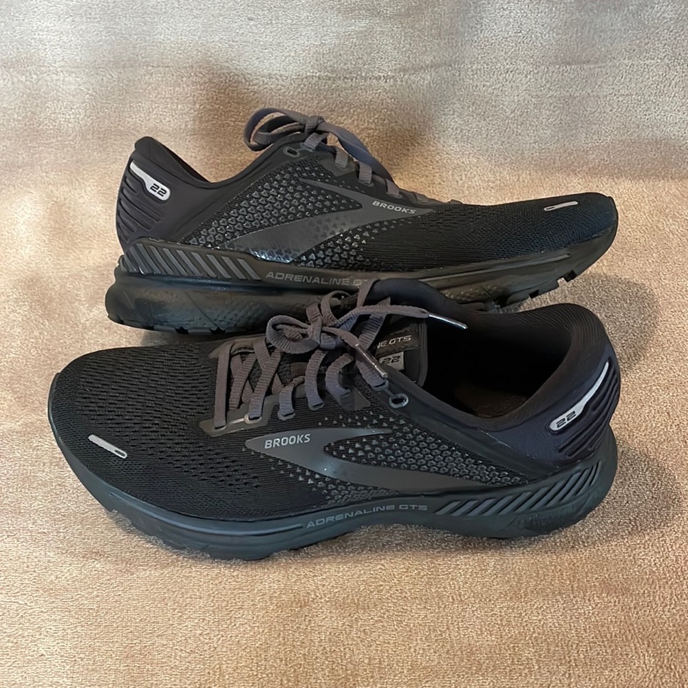Brooks Adrenaline GTS 22 Running Shoe